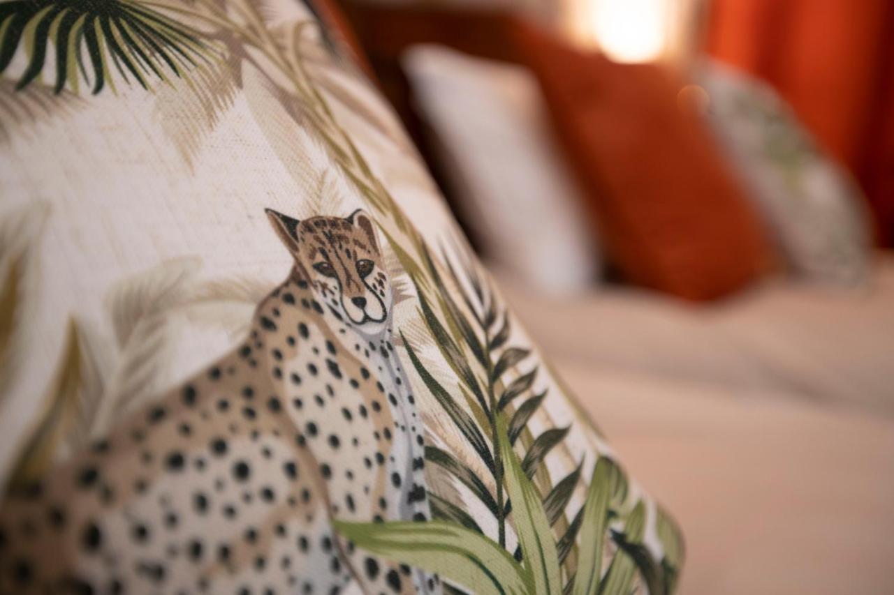 Chambre Jungle Dans Maison D'Hote "Le Petit Clouet"- Rochecorbon Ngoại thất bức ảnh